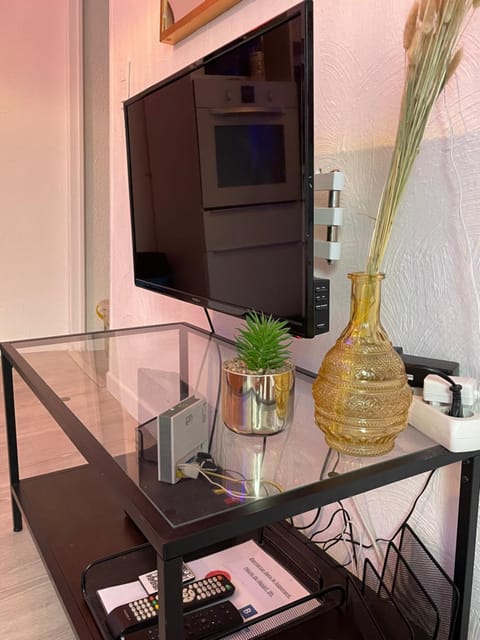 La garde Studio atypique Le Rocher, climatisation, belle décoration Apartment in French Riviera