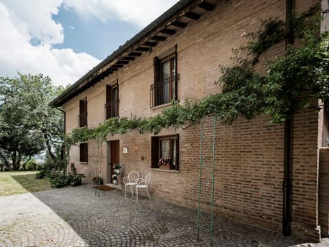 Accademia al Colle Apartment in Bologna