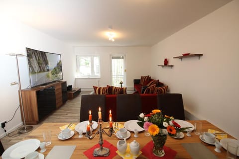TV and multimedia, Living room, Dining area