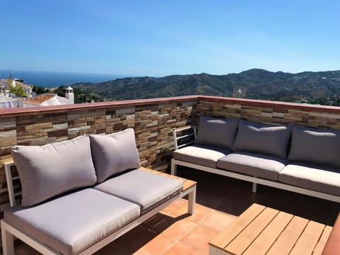 Balcony/Terrace, Mountain view, Sea view