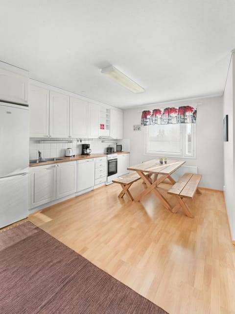 Kitchen or kitchenette, Dining area, dishwasher, oven, stove, toaster