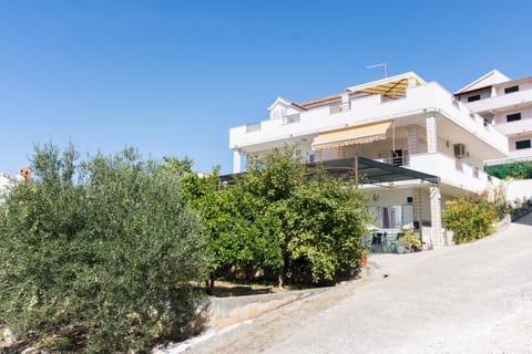 Apartmani Žana Bed and Breakfast in Okrug Gornji