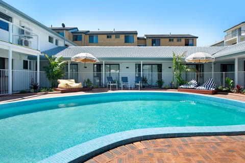 Swimming pool, Swimming pool