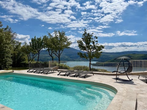 Nearby landmark, Day, Natural landscape, Solarium, Lake view, Mountain view, Pool view, Swimming pool, sunbed