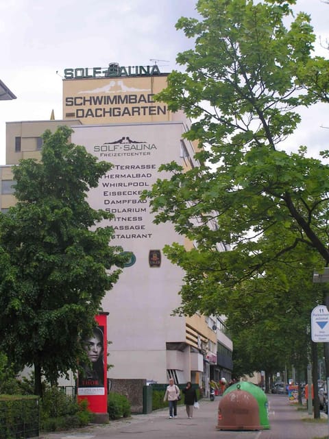 Facade/entrance