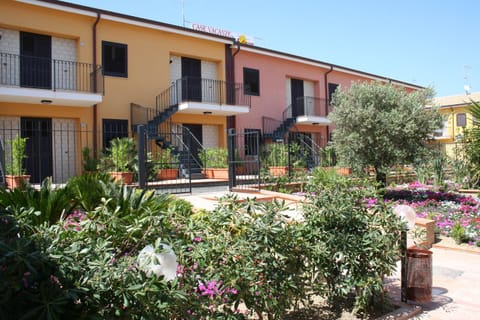 Garden, Photo of the whole room