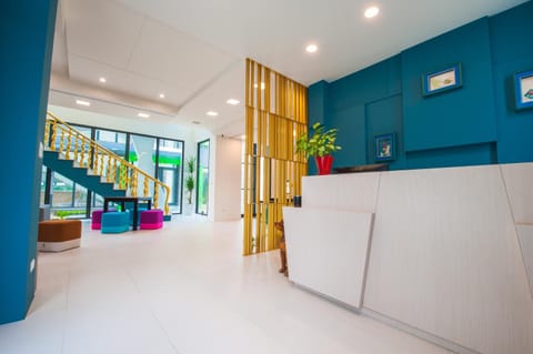 Communal lounge/ TV room, Lobby or reception