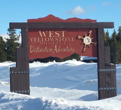 9 Bar W Cabins Cabin in West Yellowstone