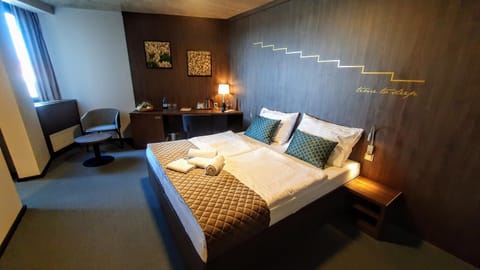 Bed, Photo of the whole room