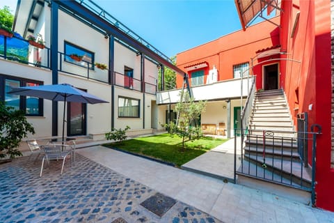 Property building, Patio, Facade/entrance