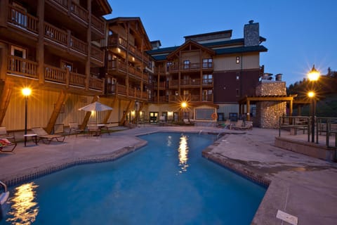 Swimming pool, Swimming pool