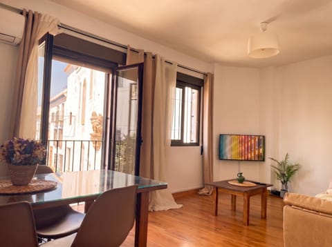 Communal lounge/ TV room, View (from property/room), Balcony/Terrace