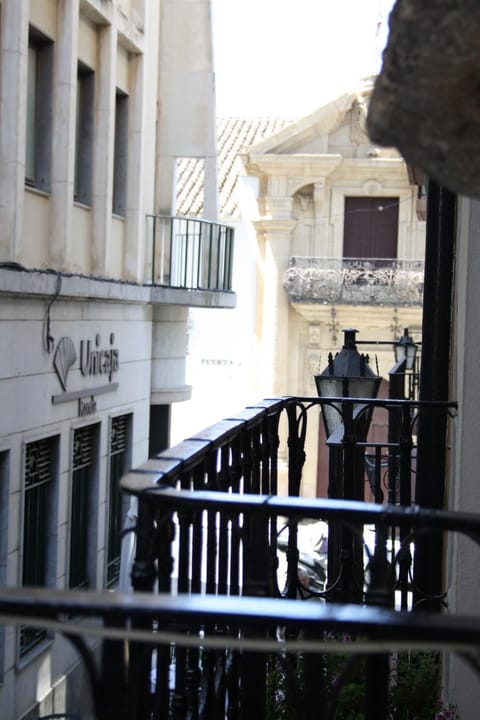 Facade/entrance, Balcony/Terrace