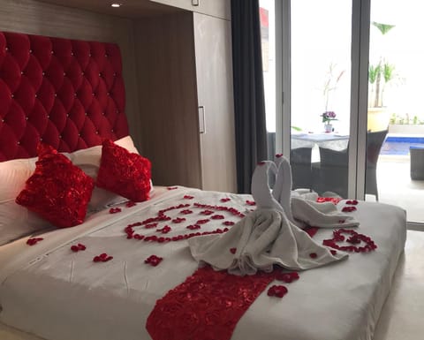 Photo of the whole room, Bedroom