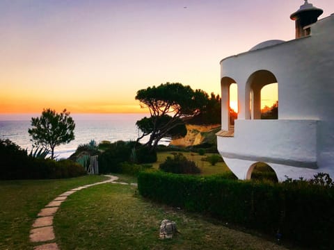 Property building, Natural landscape, Garden, Sea view, Sunrise, Sunset
