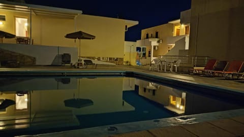 Night, Swimming pool