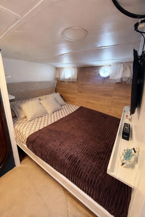 Boat & Breakfast Alicudi Bed and Breakfast in Alghero