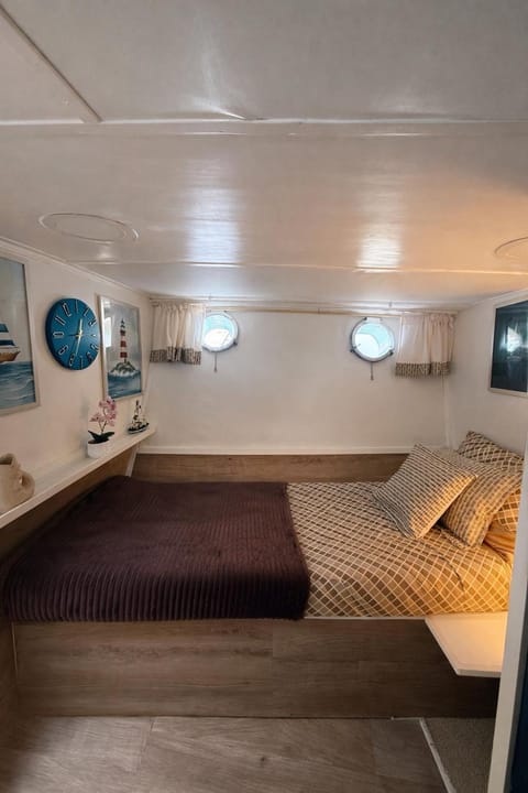 Boat & Breakfast Alicudi Bed and Breakfast in Alghero