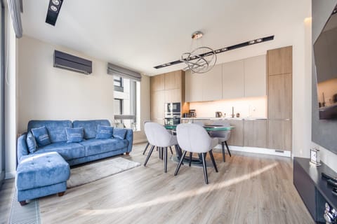 Kitchen or kitchenette, Living room, Seating area