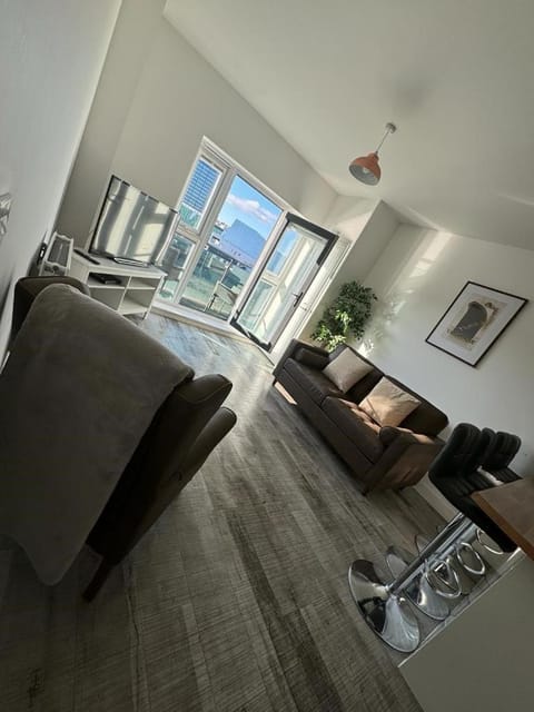 Raphael Heights Apartment in Newport