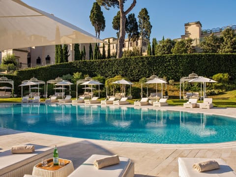 Garden, View (from property/room), Swimming pool, Drinks