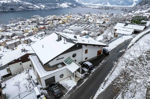 Haus Altenberger by we rent Apartment in Zell am See