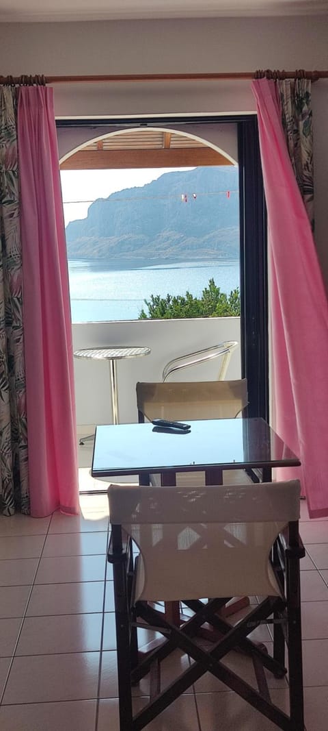 Paraschou Guesthouse Apartment in Islands