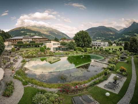 Property building, Natural landscape, Bird's eye view, Garden, Swimming pool, Open Air Bath