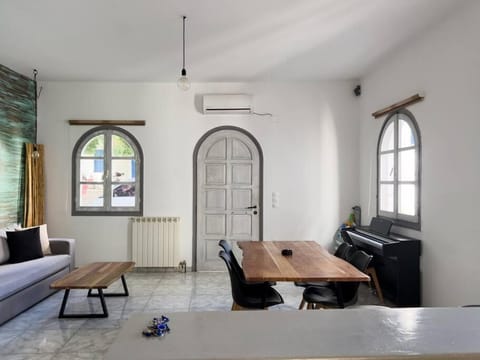 Naxian Downtown Residence House in Naxos