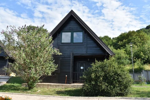 OSTROG Aparthotel KOLIBA-VLASTNIŠTVO MANASTIRA OSTROG Apartment hotel in Montenegro