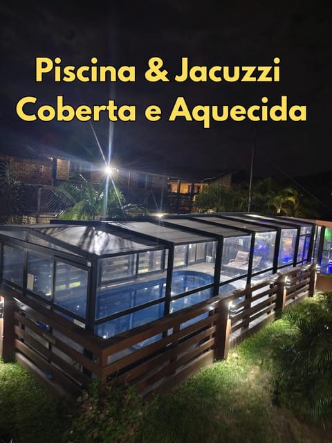 Text overlay, Swimming pool