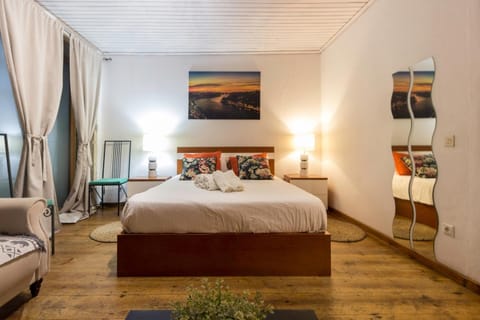 Bed, Living room, Photo of the whole room, Seating area, Bedroom
