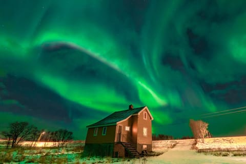Bogstrand, Dverbergveien 11, 8485 Dverberg House in Nordland, Norway
