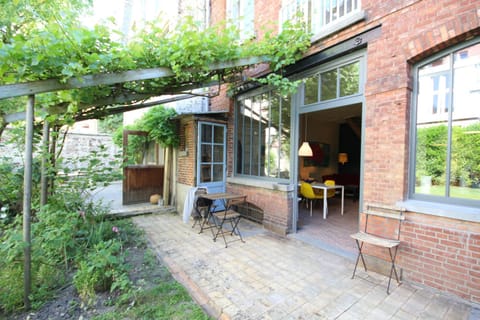 La maison du fond du jardin Bed and Breakfast in Ixelles