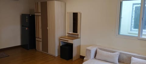 Montra Long Beach Bungalows Bed and Breakfast in Sala Dan