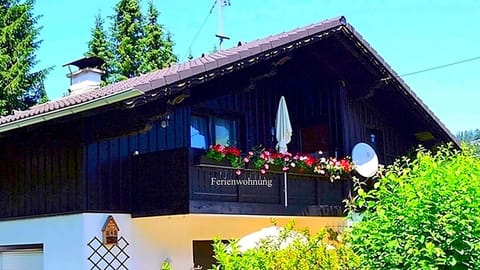 Property building, Garden, Balcony/Terrace