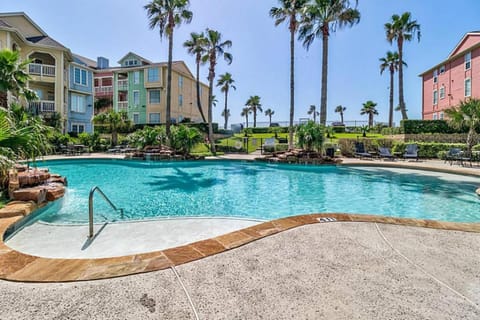 Property building, Swimming pool, Swimming pool