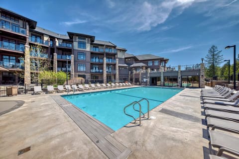 Property building, Pool view, Swimming pool