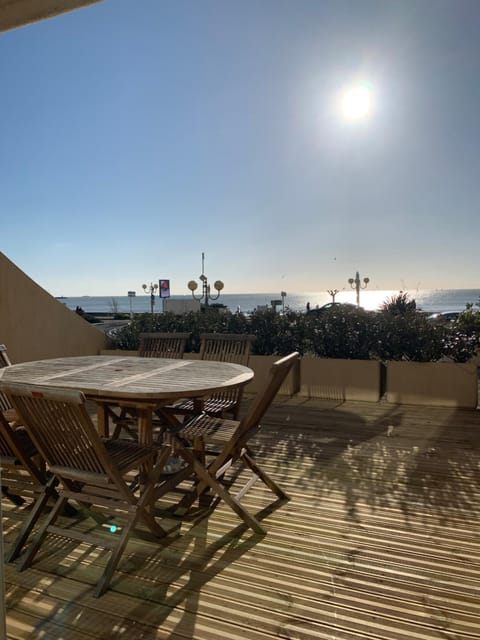 Patio, Off site, Day, Balcony/Terrace, Sea view, Sunrise