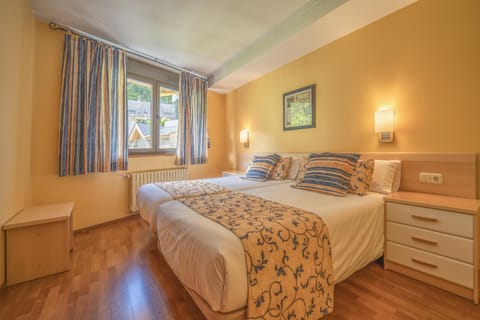 Bed, Bedroom, VIP