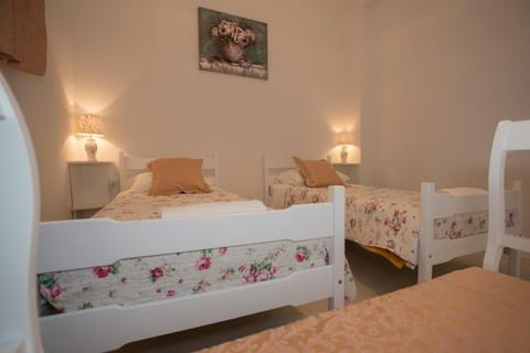 Summer Bay Apartments Bed and Breakfast in Split