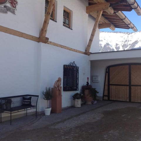 Property building, Facade/entrance