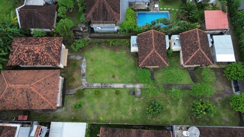 Bumbung Bungalows Apartment in Abang