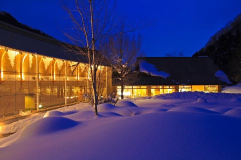 Facade/entrance, Winter