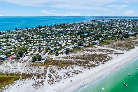 Sundance Cottage House in Anna Maria Island