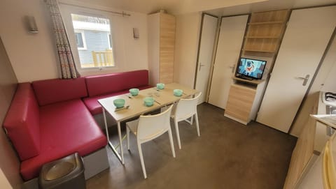 Les Berges Du Cele Campground/
RV Resort in Auvergne-Rhône-Alpes