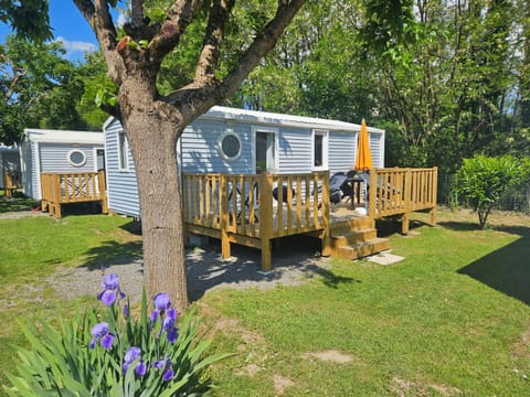 Les Berges Du Cele Campground/
RV Resort in Auvergne-Rhône-Alpes