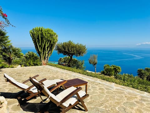 Day, Natural landscape, Solarium, Balcony/Terrace, Sea view, sunbed