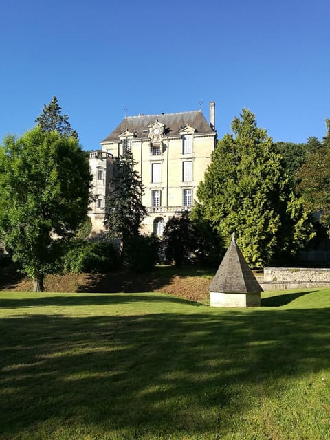 Gite La Maison Blanche Familiale Château La Roche Racan House in Centre-Val de Loire