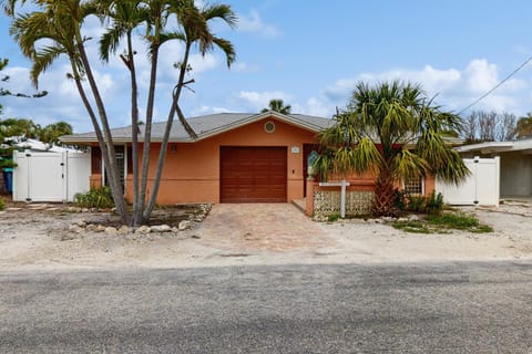 Tropical Oasis House in Holmes Beach